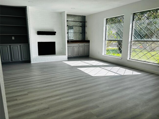 Building Photo - 16246 Los Altos Dr