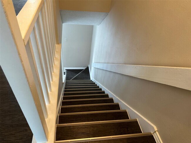 Building Photo - 8005 Rothington Rd