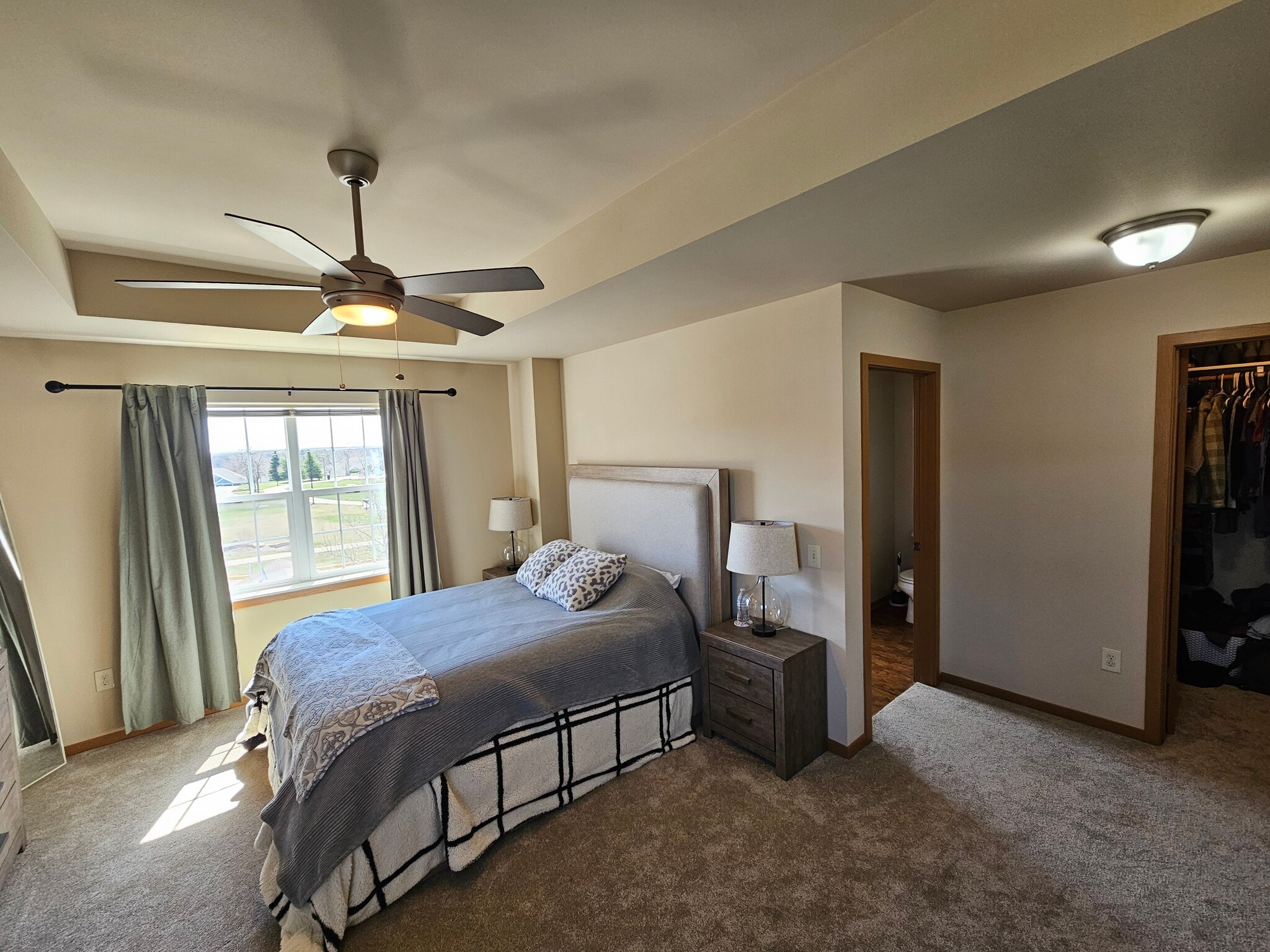 Primary Bedroom - 4868 Innovation Dr