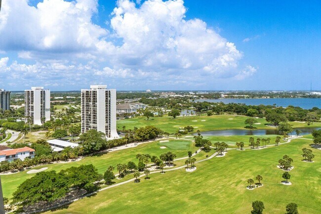 Building Photo - 1900 Consulate Pl