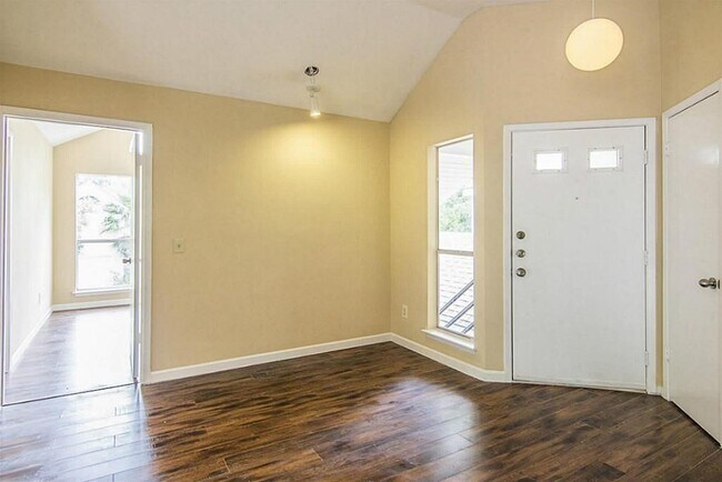 Building Photo - 3315 Golden Trails Dr