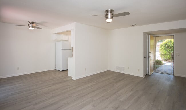 Building Photo - 55+ Senior Community! Delightful 2BR Home ...
