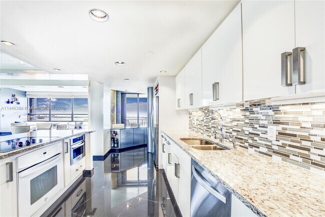 Building Photo - 11113 Biscayne Blvd