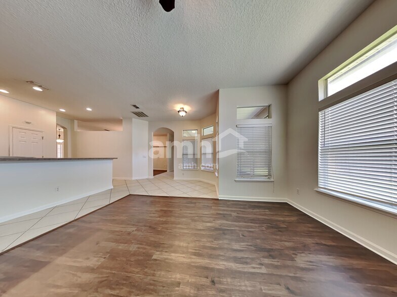 Building Photo - 8629 Derry Dr