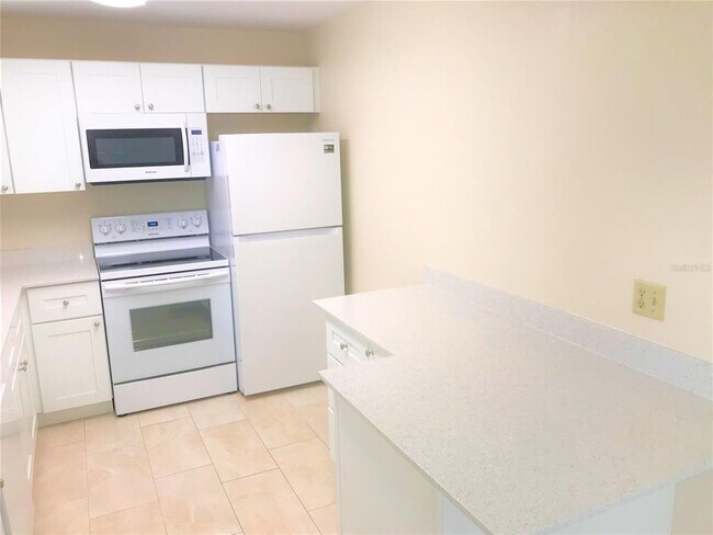Building Photo - 4210 Ironwood Cir