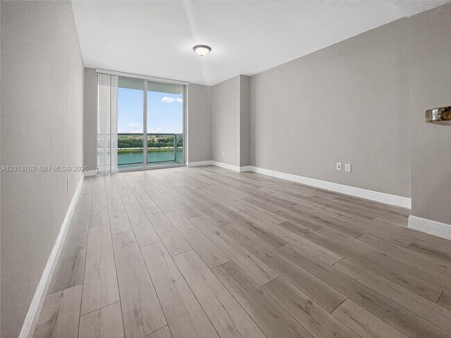 Building Photo - 2681 N Flamingo Rd