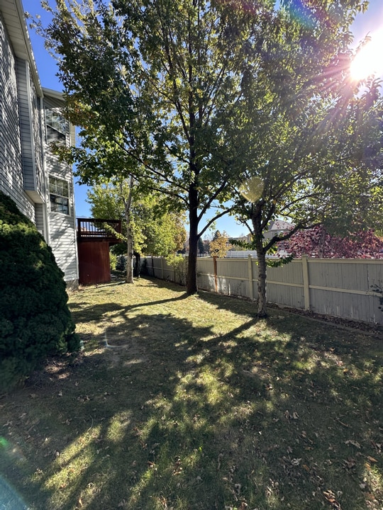 Building Photo - 10218 Snow Iris Way