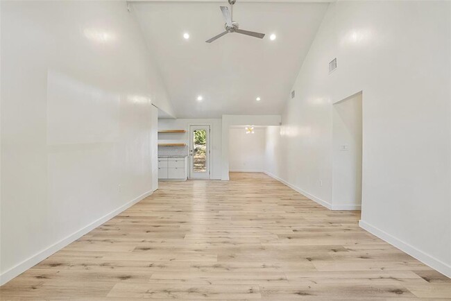 Building Photo - 3103 Matador Dr