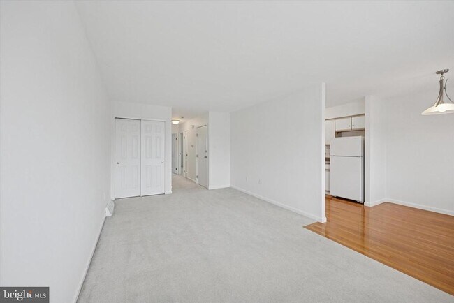 Building Photo - 4000 Lyman Dr