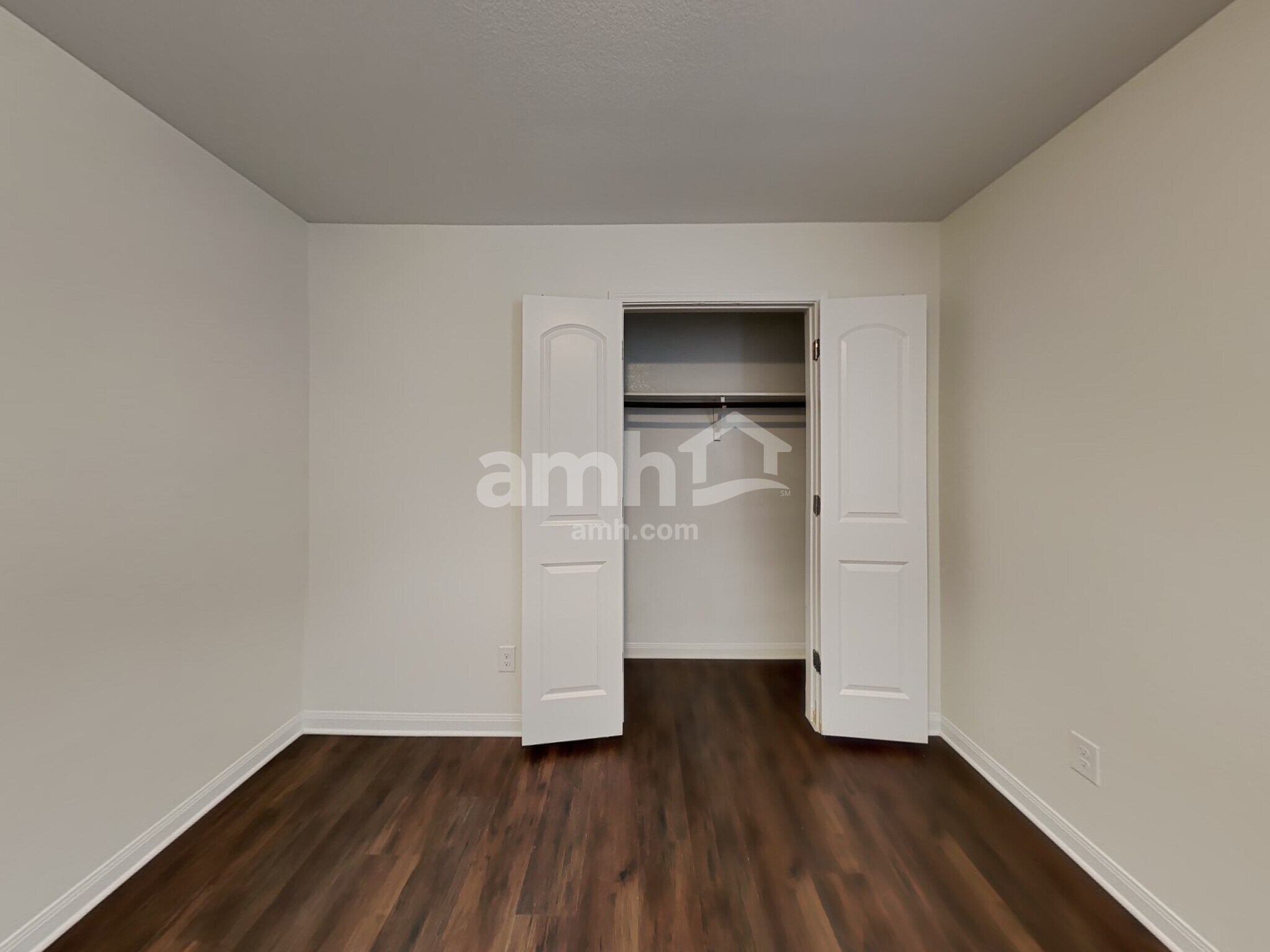 Building Photo - 7913 Oxbow Way