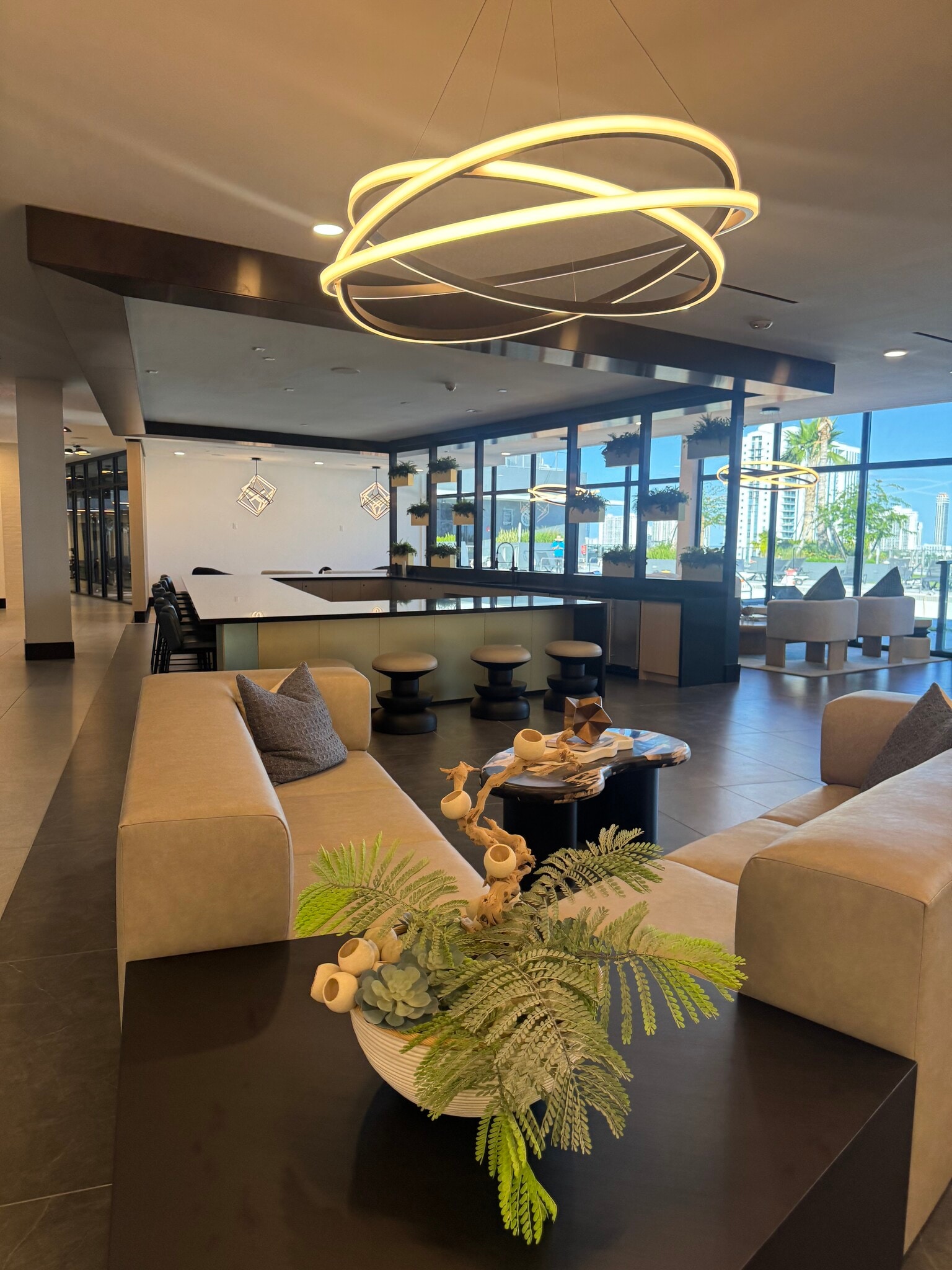 Building Photo - 16051 W Dixie Hwy