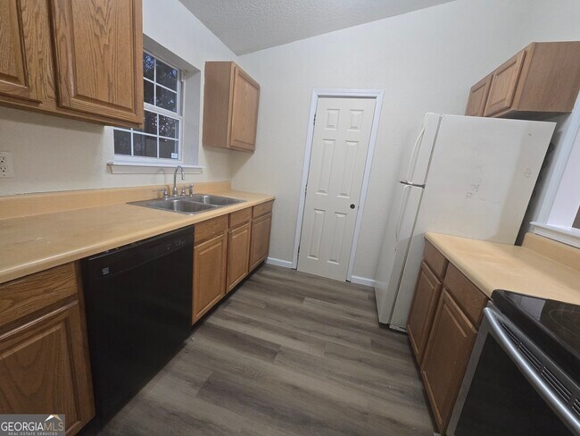 Building Photo - 401 S Ashley St