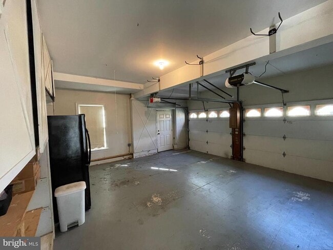 Building Photo - 9440 Flowerden Ln