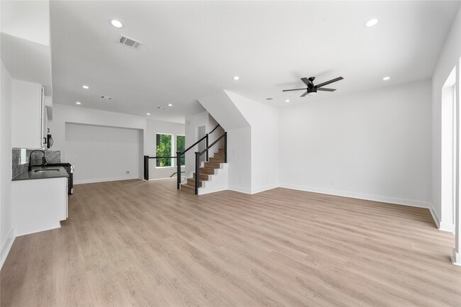 Building Photo - 1046 Marjorie St