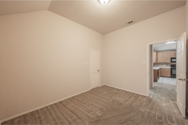 Building Photo - 9916 Channing Rd