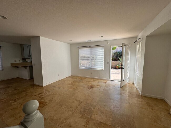 Building Photo - Townhome for Rent