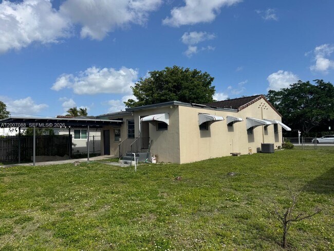 Building Photo - 1812 Fillmore St