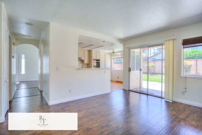Building Photo - Beautiful 3 Bed / 2.5 Bath Home in the Corona-Norco Unified School District