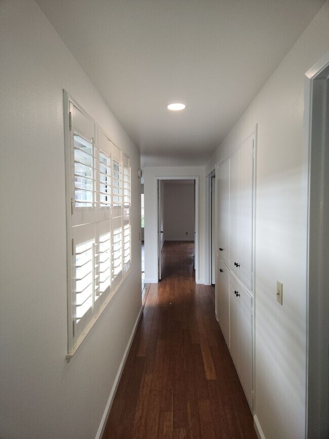 Building Photo - Lovely Home in Oakmont 55+ Senior community