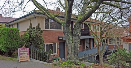 Building Photo - PD Parkdell Apartments