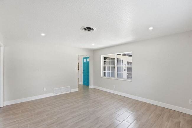 Building Photo - Remodeled SODO Home Available Now