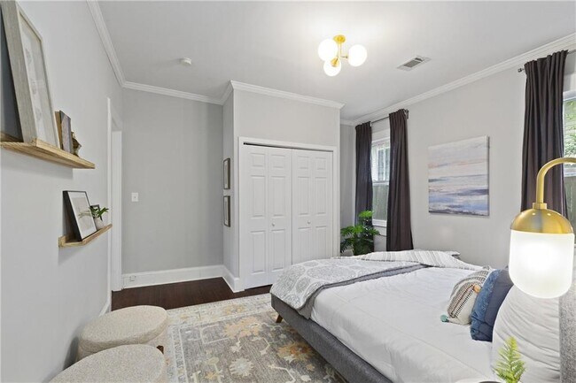 Building Photo - 481 Hill St SE