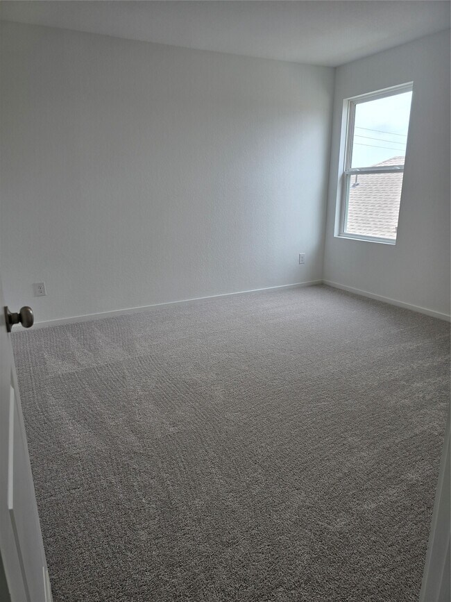 Building Photo - 25560 Blossom Ct