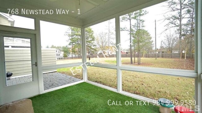Building Photo - 768 Newstead Way
