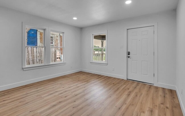 Building Photo - Newly Renovated 3 Bed, 2 Bath Home in Waco