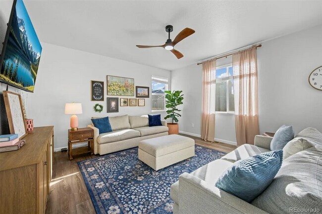 Building Photo - Windsor Home