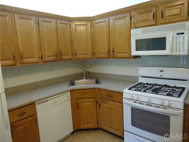 Building Photo - 313 Wimbeldon Ct