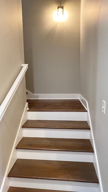 Building Photo - 564 NE Bellingham Dr
