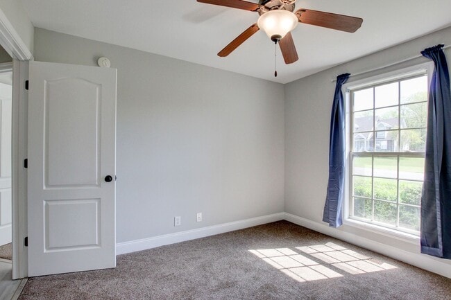 Building Photo - Bonus room is HUGE.  WOW