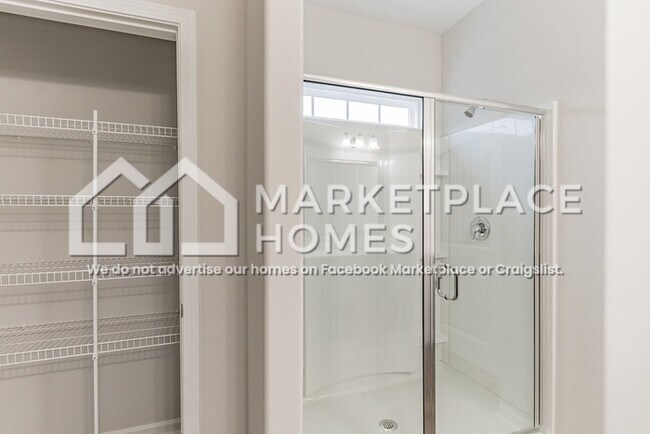 Building Photo - 213 Sessile Oak Dr