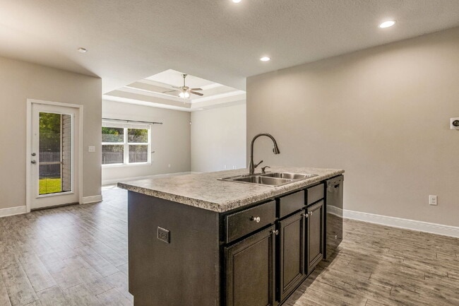 Building Photo - Welcome to this exquisite 4-bedroom, 2-bat...
