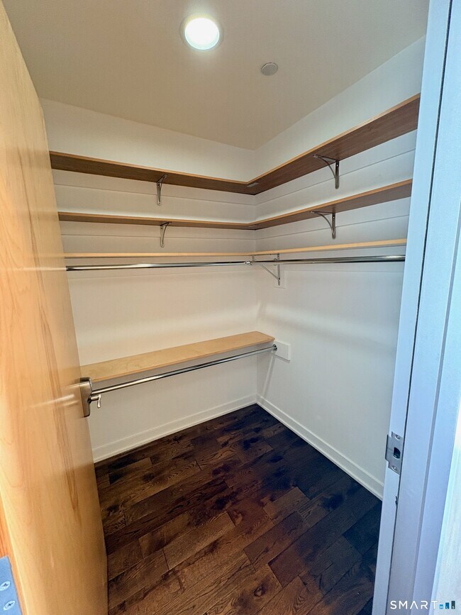 Building Photo - 33 N Water St