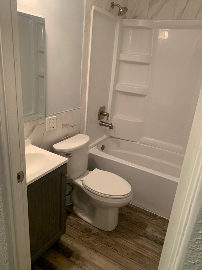 Bathroom - 3943 Wright Ave