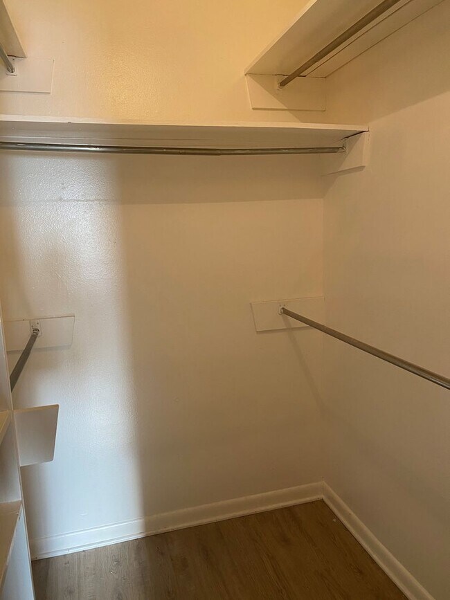 Building Photo - Must see this Beautiful Remolded 4 Bedroom 2.5 Bath Home in Walker