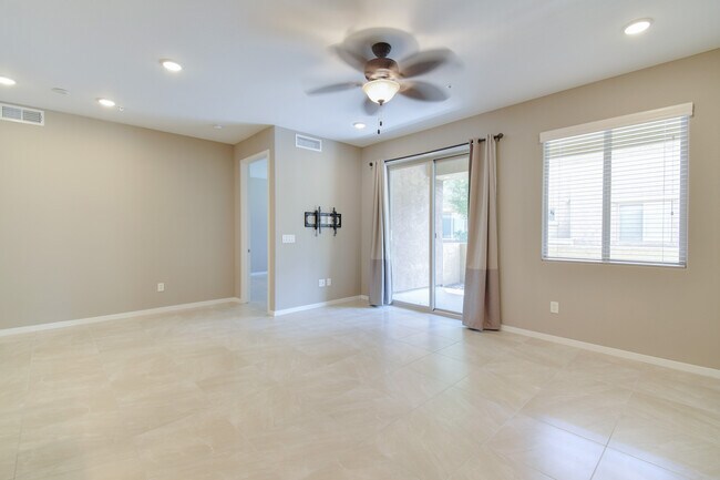 Building Photo - 250 W Queen Creek Rd