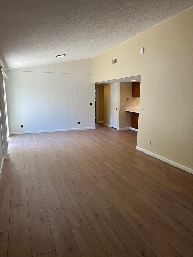 Building Photo - Cowell 4808-4810