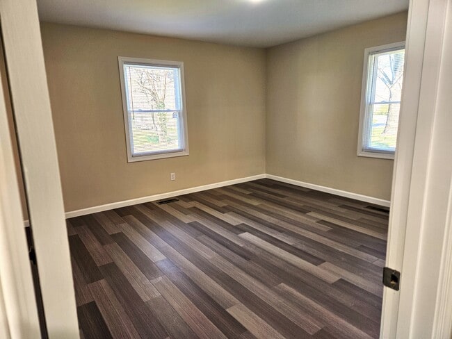 Building Photo - 1840 Cedar Hall Rd