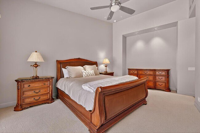 Building Photo - 9 Rockcrest