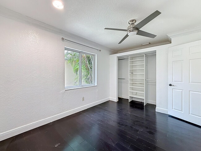 Building Photo - 375 NW 48th Ave