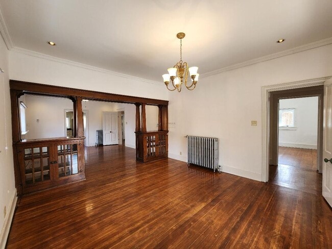 Building Photo - 549 Agua Fria St