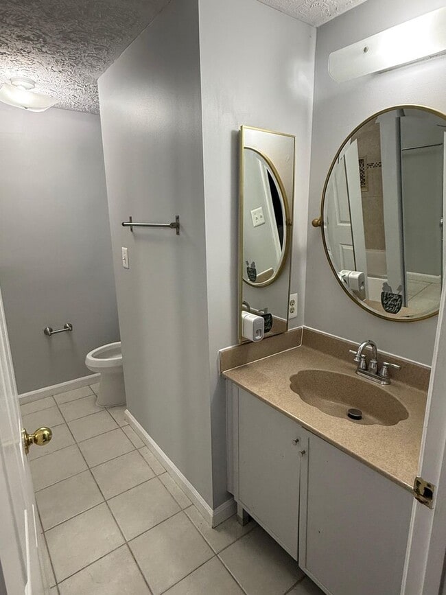 Building Photo - 8302 White Star Ct