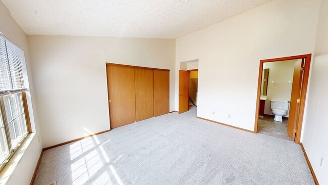 Building Photo - 5917 Shadow Lake Cir