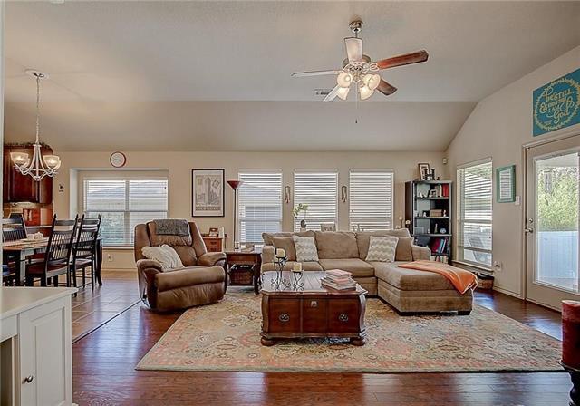 Building Photo - 5009 Holliday Dr