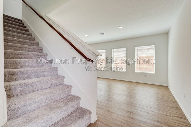 Building Photo - 7418 Clover Chase Dr
