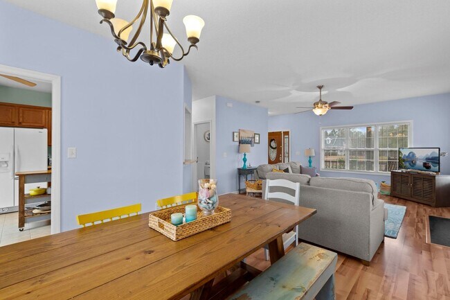 Building Photo - Home in Waterfront Community