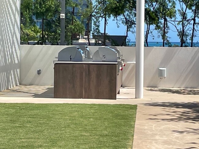 Building Photo - Brand NEW! Koula Studio